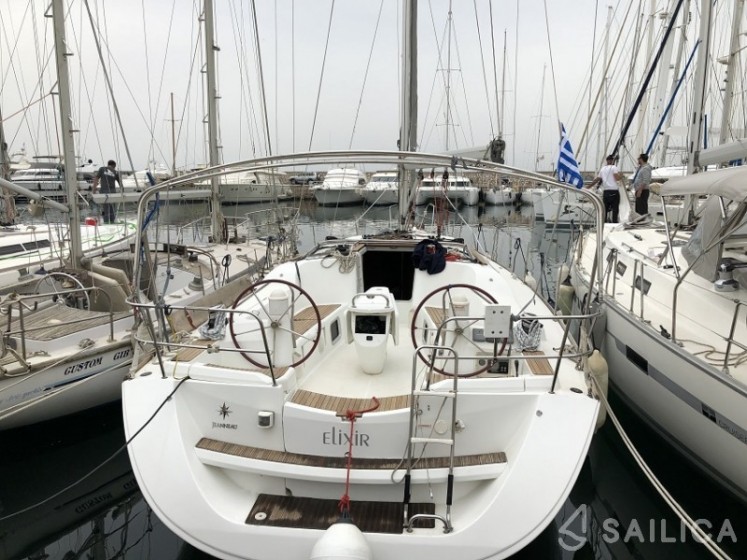 Sun Odyssey 42 i - Yacht Charter Sailica