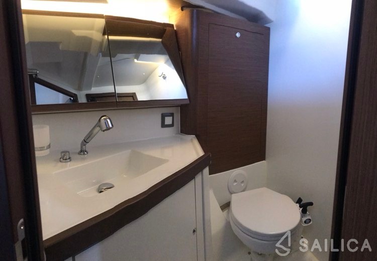 Oceanis 46.1 - Yacht Charter Sailica