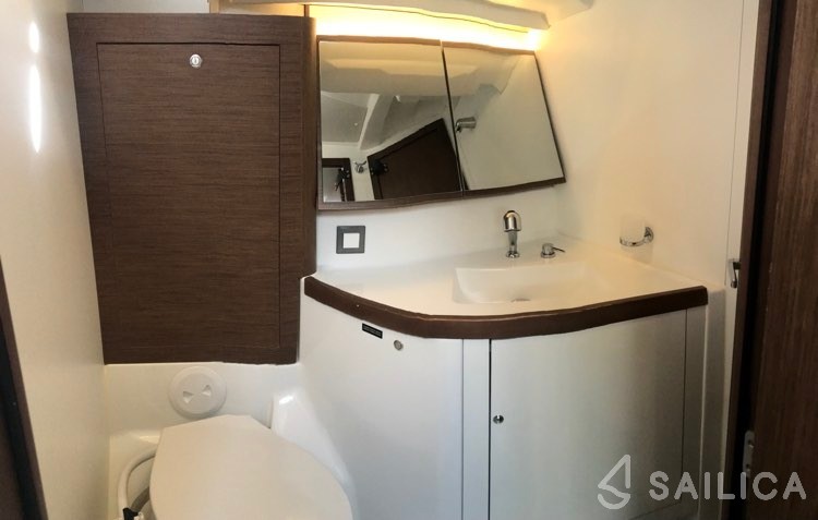 Oceanis 46.1 - Yacht Charter Sailica