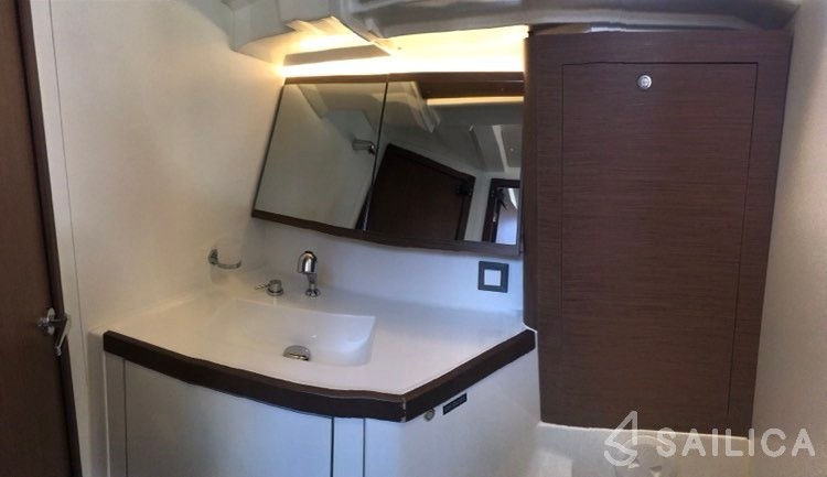 Oceanis 46.1 - Yacht Charter Sailica