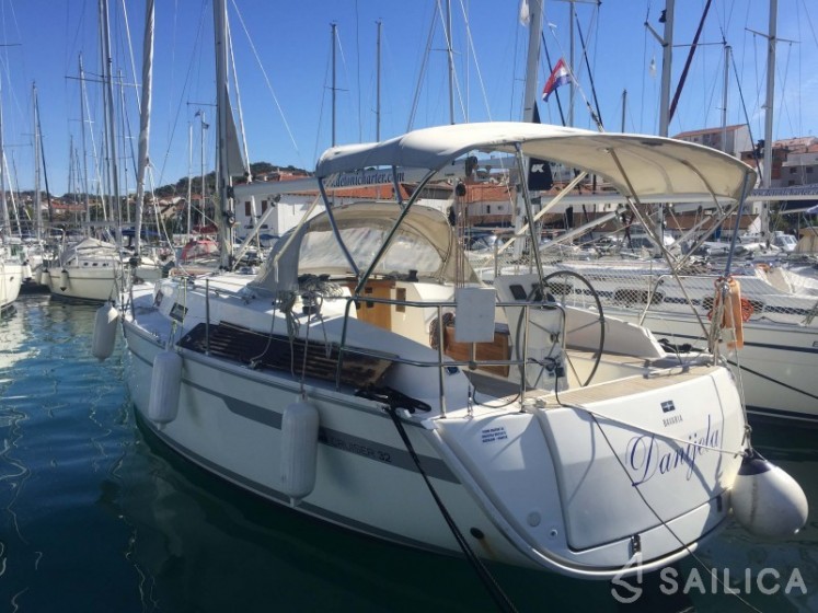 Bavaria Cruiser 32 - Yacht Charter Sailica