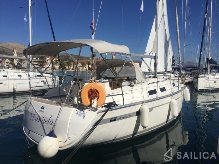 Bavaria Cruiser 32 - Yacht Charter Sailica