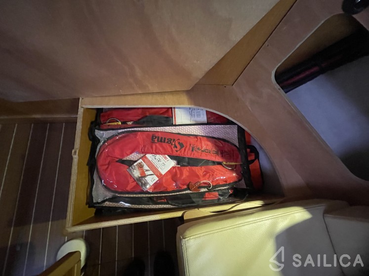Sun Odyssey 36i - Yacht Charter Sailica