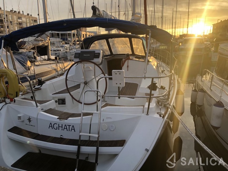 Sun Odyssey 36i - Yacht Charter Sailica