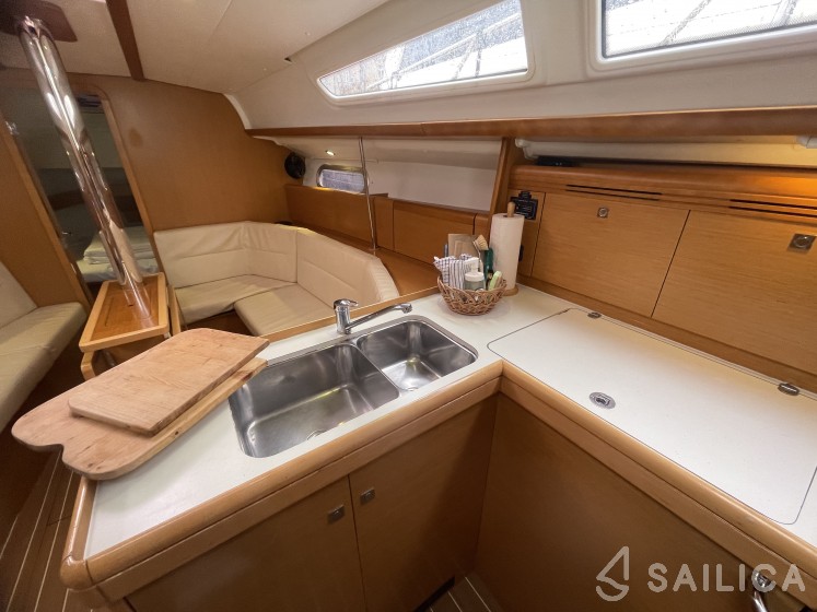 Sun Odyssey 36i - Yacht Charter Sailica