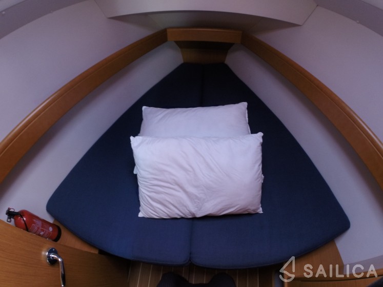 Sun Odyssey 36i - Yacht Charter Sailica