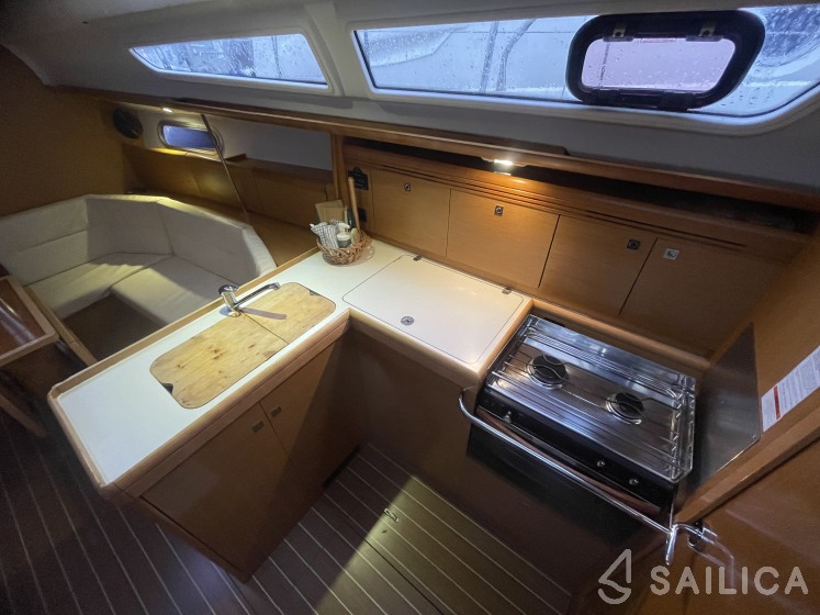 Sun Odyssey 36i - Yacht Charter Sailica
