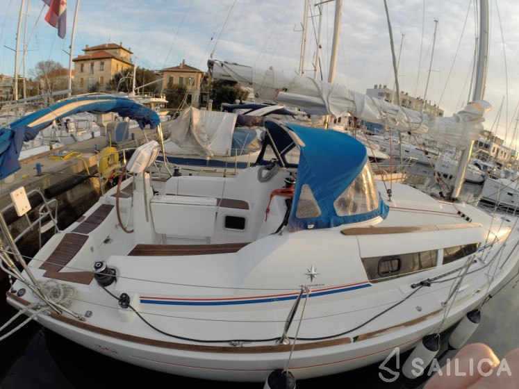Sun Odyssey 36i - Yacht Charter Sailica