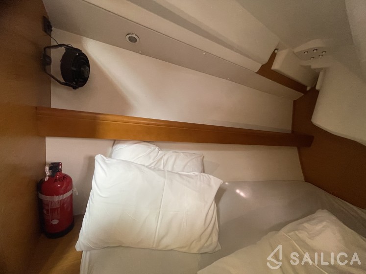 Sun Odyssey 36i - Yacht Charter Sailica