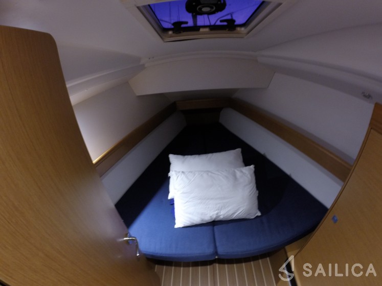 Sun Odyssey 36i - Yacht Charter Sailica
