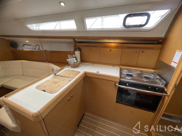Sun Odyssey 36i - Yacht Charter Sailica