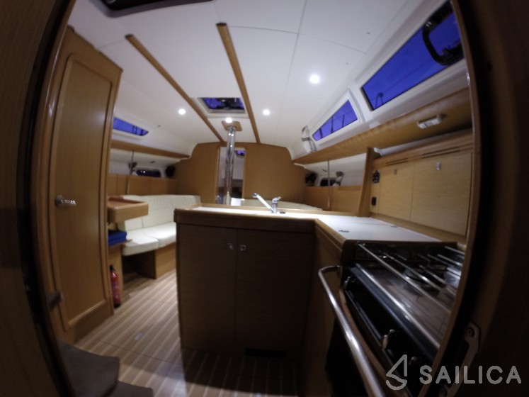 Sun Odyssey 36i - Yacht Charter Sailica