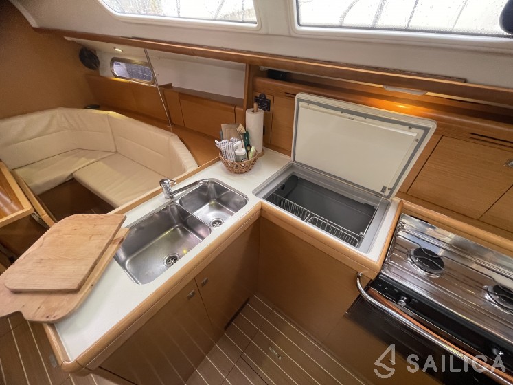 Sun Odyssey 36i - Yacht Charter Sailica