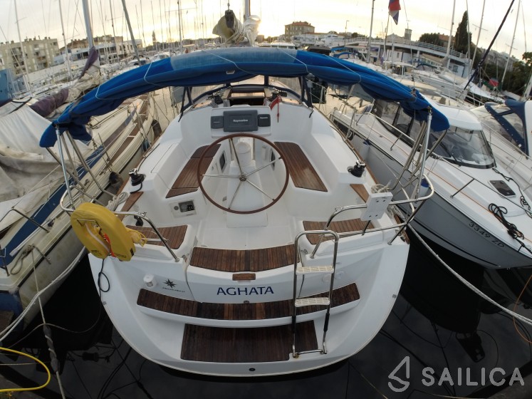 Sun Odyssey 36i - Yacht Charter Sailica
