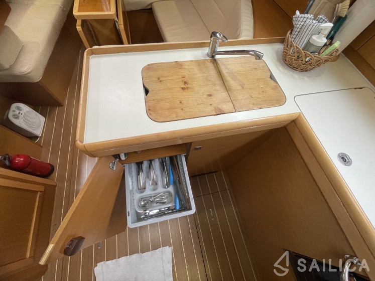 Sun Odyssey 36i - Yacht Charter Sailica