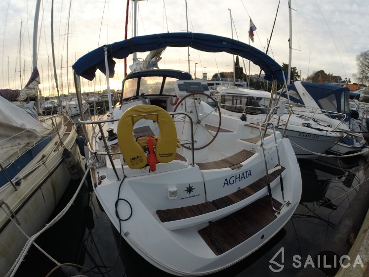 Sun Odyssey 36i - Yacht Charter Sailica