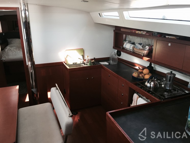 Oceanis 48 - Yacht Charter Sailica