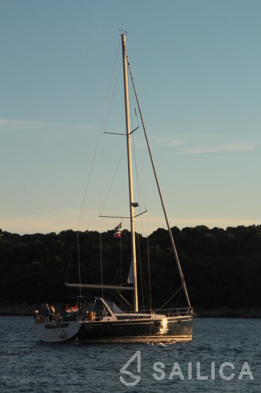 Oceanis 48 - Yacht Charter Sailica