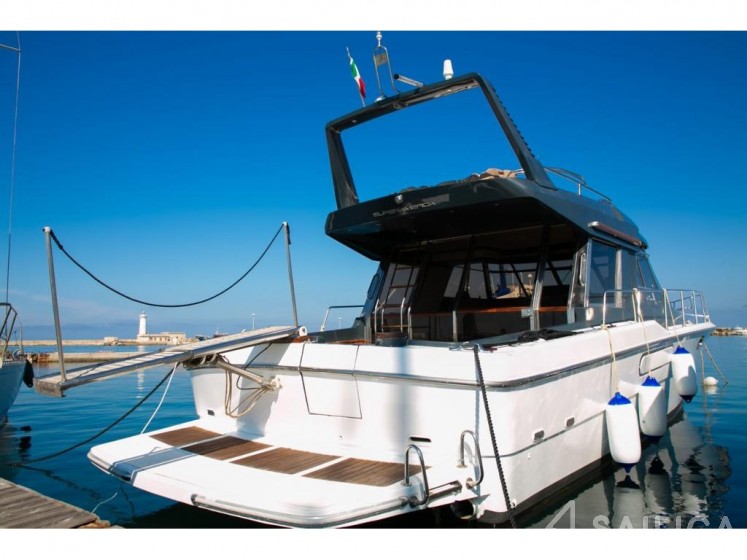 Riva 45 SuperAmerica - Yacht Charter Sailica