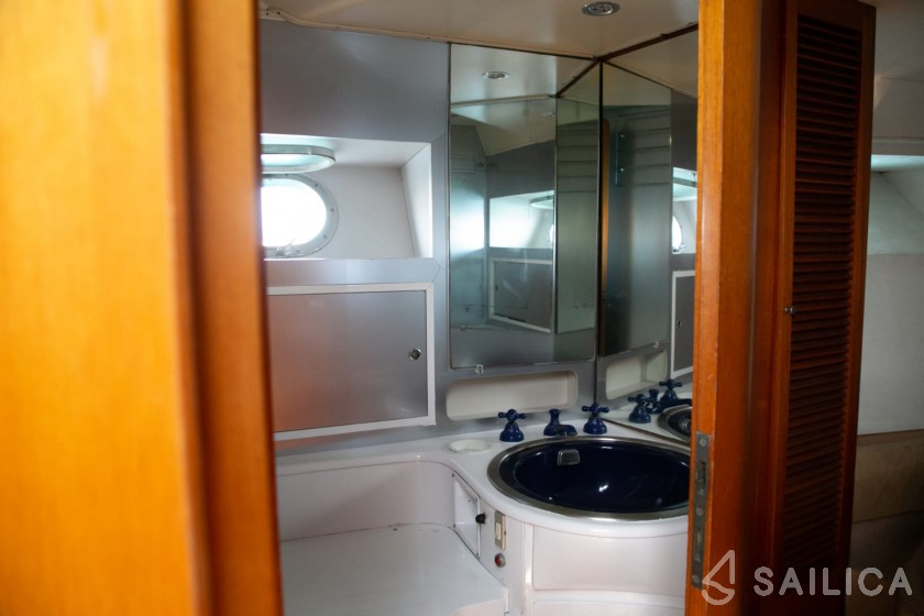 Riva 45 SuperAmerica - Yacht Charter Sailica