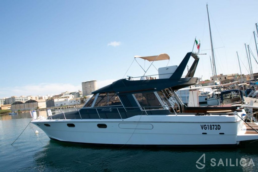 Riva 45 SuperAmerica - Yacht Charter Sailica