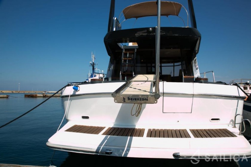 Riva 45 SuperAmerica - Yacht Charter Sailica