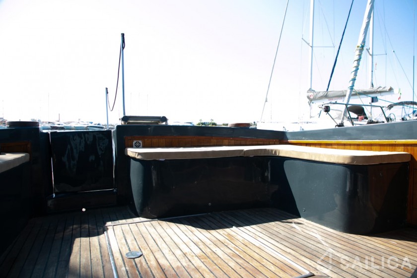 Riva 45 SuperAmerica - Yacht Charter Sailica