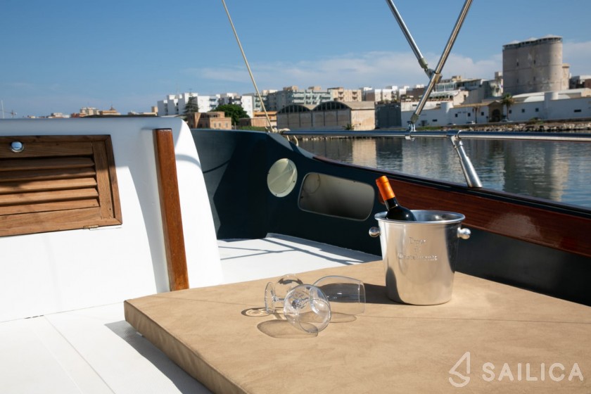 Riva 45 SuperAmerica - Yacht Charter Sailica