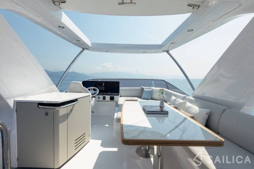 Azimut 55 - Yacht Charter Sailica