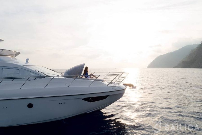 Azimut 55 - Yacht Charter Sailica