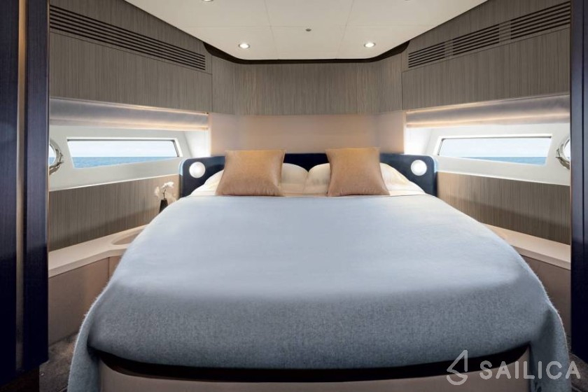 Azimut 55 - Yacht Charter Sailica