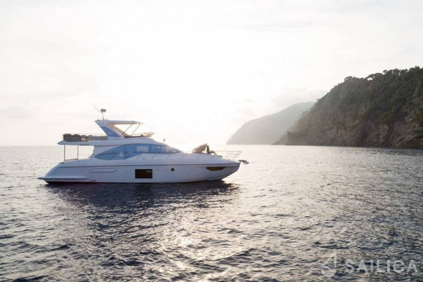 Azimut 55 - Yacht Charter Sailica