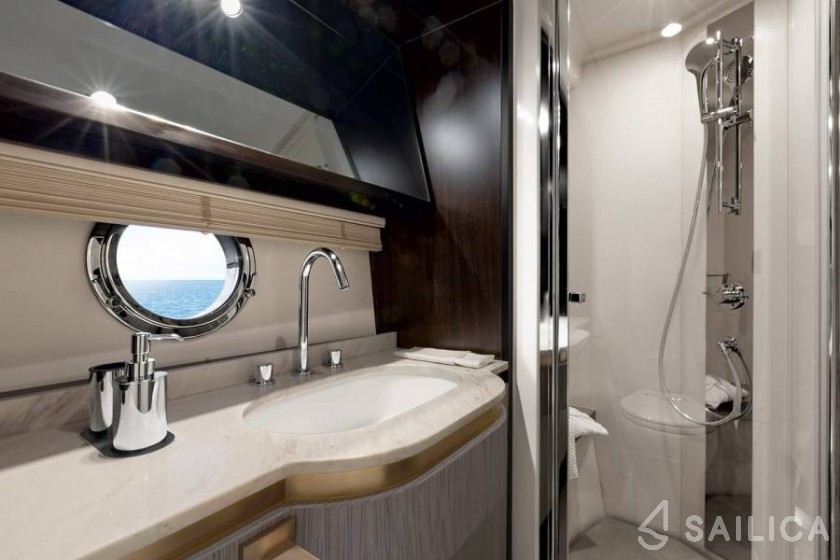 Azimut 55 - Yacht Charter Sailica