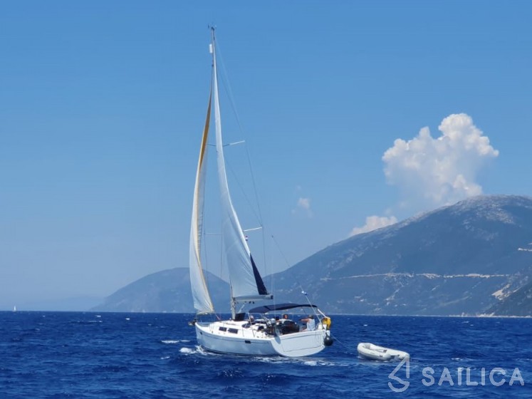 Hanse 385 - Yacht Charter Sailica