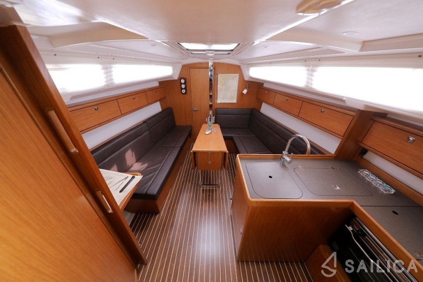 Bavaria 33 Cruiser - Yacht Charter Sailica