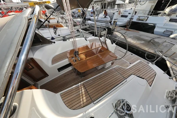 Bavaria 33 Cruiser - Yacht Charter Sailica