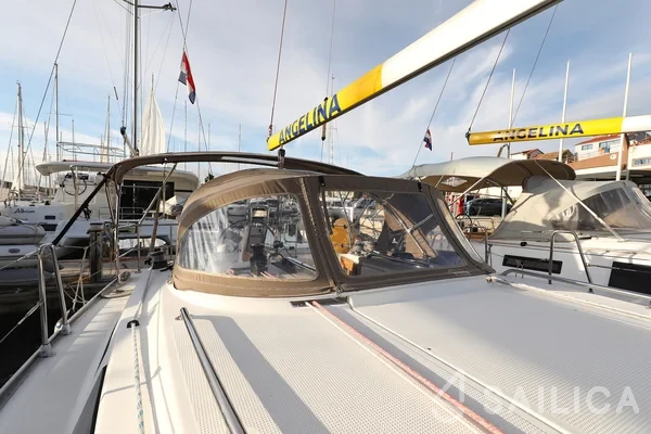 Bavaria 33 Cruiser - Yacht Charter Sailica