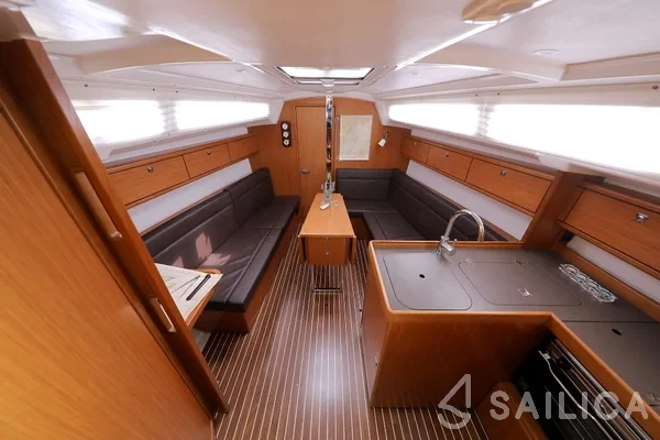 Bavaria 33 Cruiser - Yacht Charter Sailica