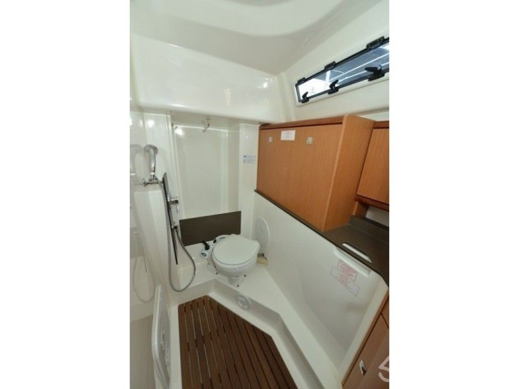 Bavaria 33 Cruiser - Yacht Charter Sailica
