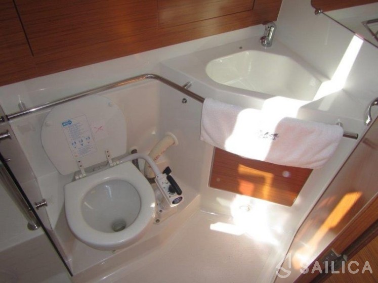 Elan 444 Impression - Yacht Charter Sailica