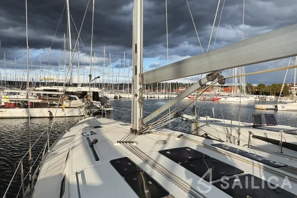 Bavaria 50 Cruiser - Yacht Charter Sailica