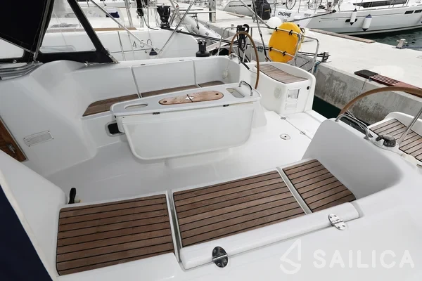 Cyclades 50.5 - Yacht Charter Sailica