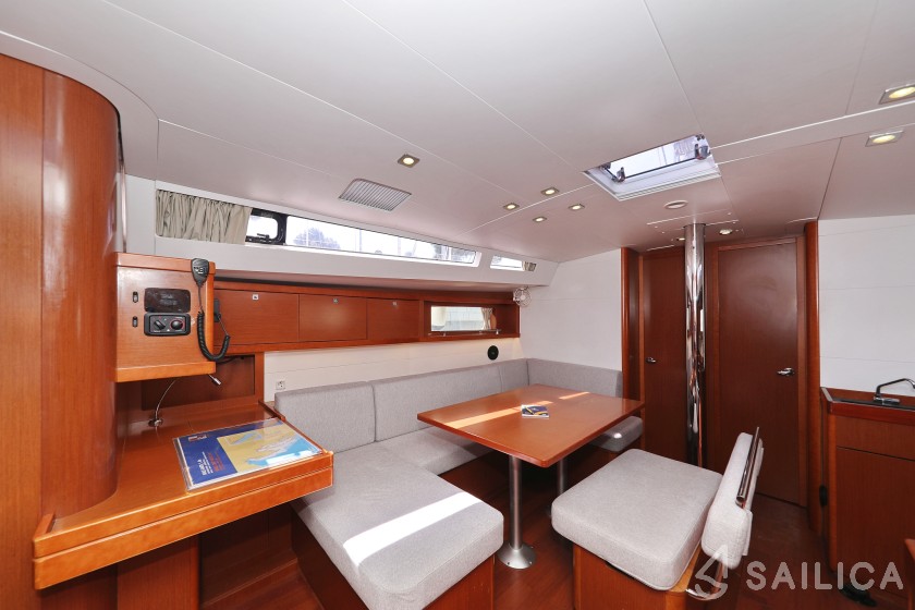 Oceanis 48 - Yacht Charter Sailica