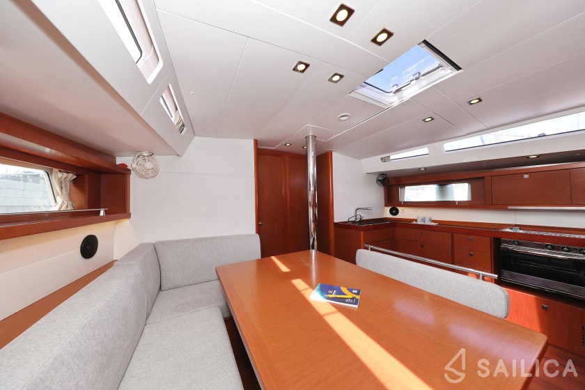 Oceanis 48 - Yacht Charter Sailica
