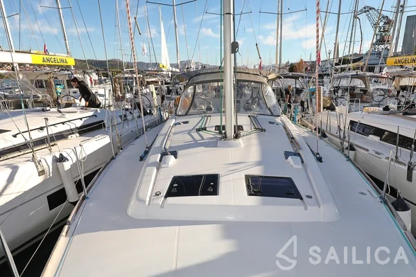 Oceanis 48 - Yacht Charter Sailica