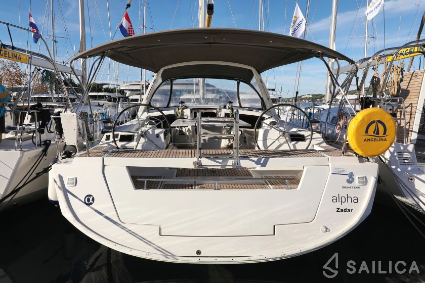 Oceanis 48 - Yacht Charter Sailica
