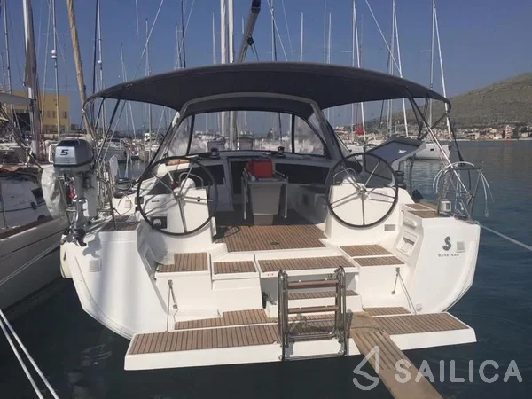Oceanis 48 - Yacht Charter Sailica