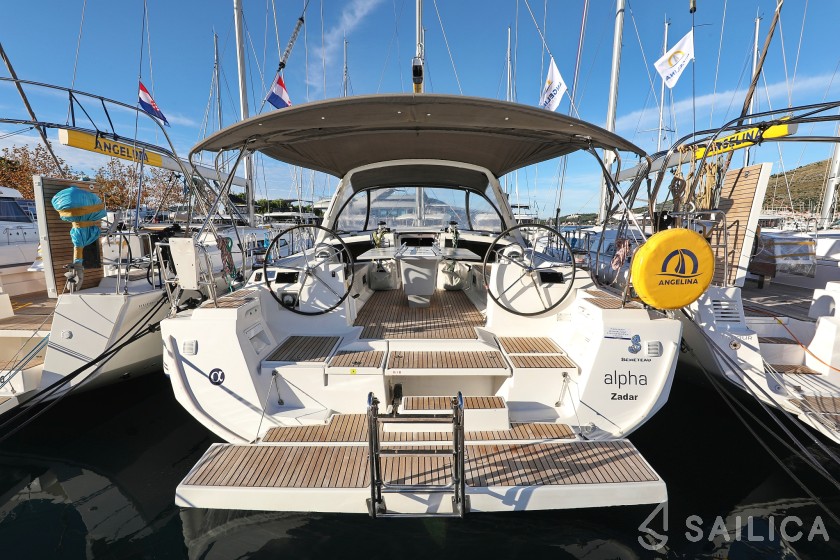 Oceanis 48 - Yacht Charter Sailica