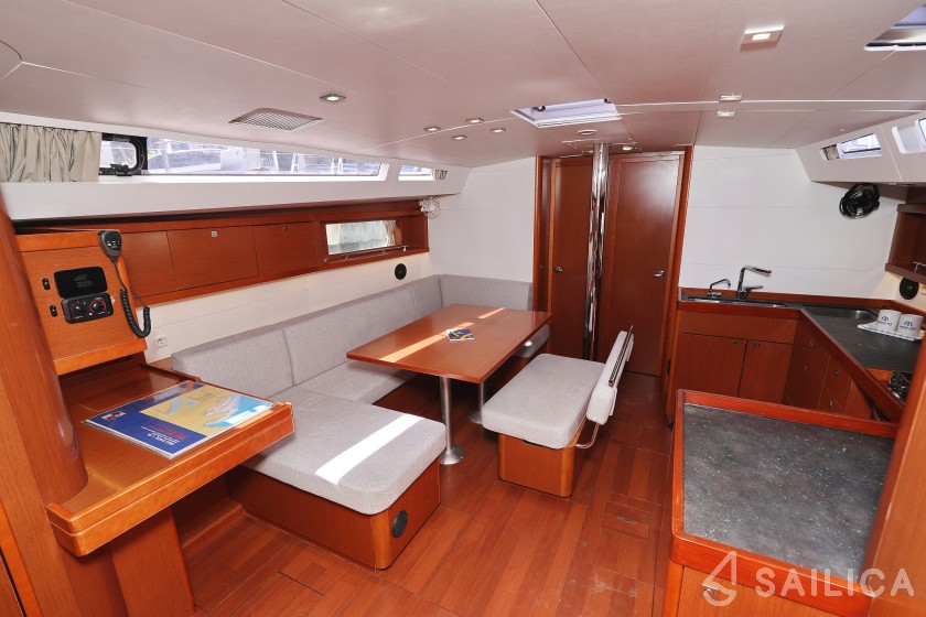 Oceanis 48 - Yacht Charter Sailica