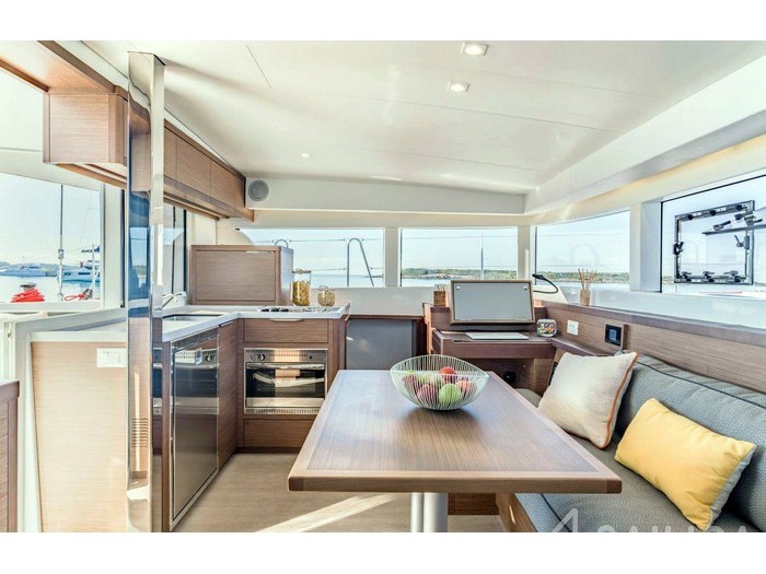 Lagoon 40 - Yacht Charter Sailica